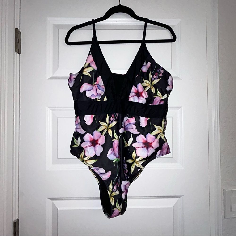 SHEIN Floral Print One Piece Swimsuit